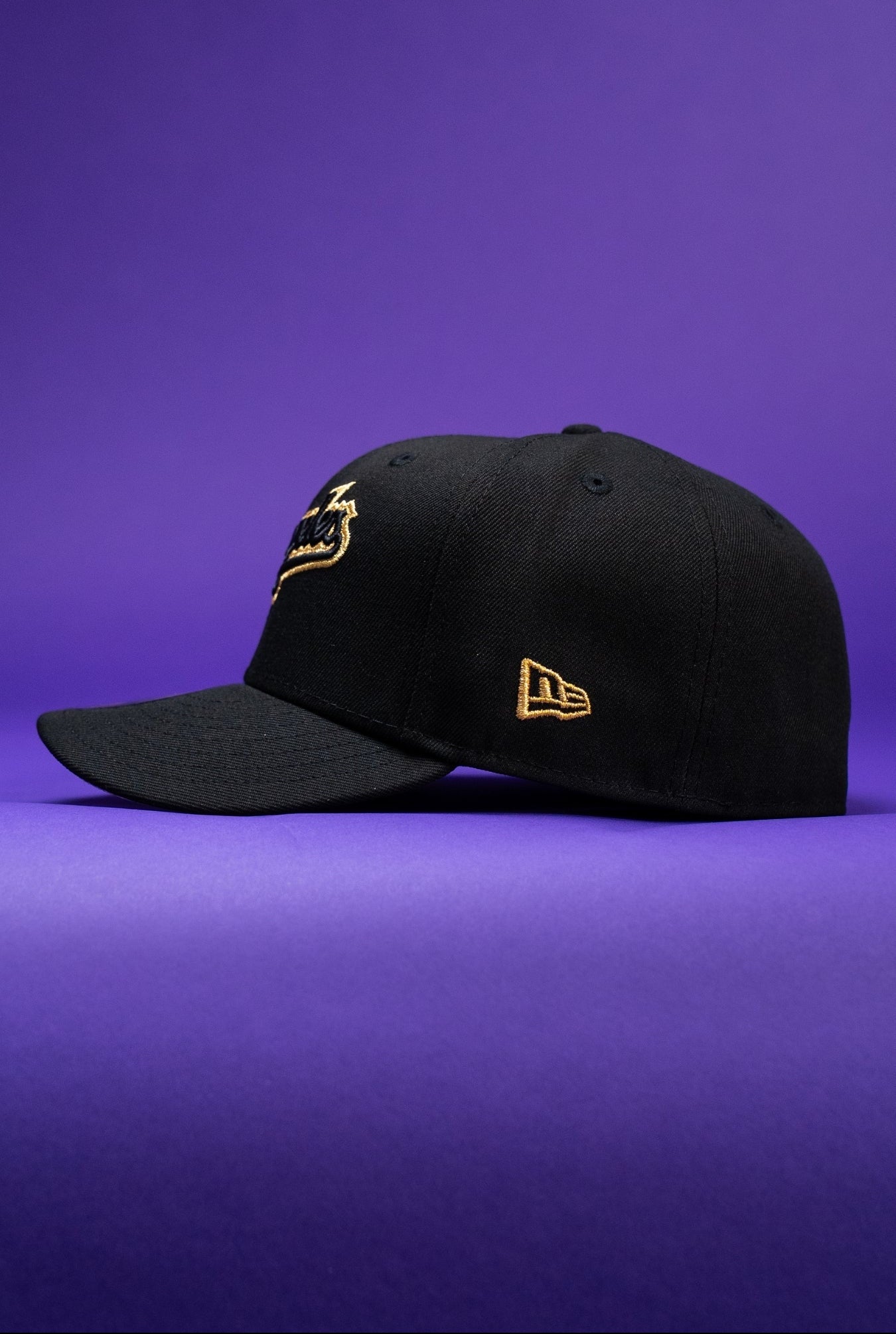 NEW ERA EXCLUSIVE 59FIFTY BLACK LOS ANGELES DODGERS SCRIPT W/ WORLD SERIES CHAMPIONS SIDE PATCH