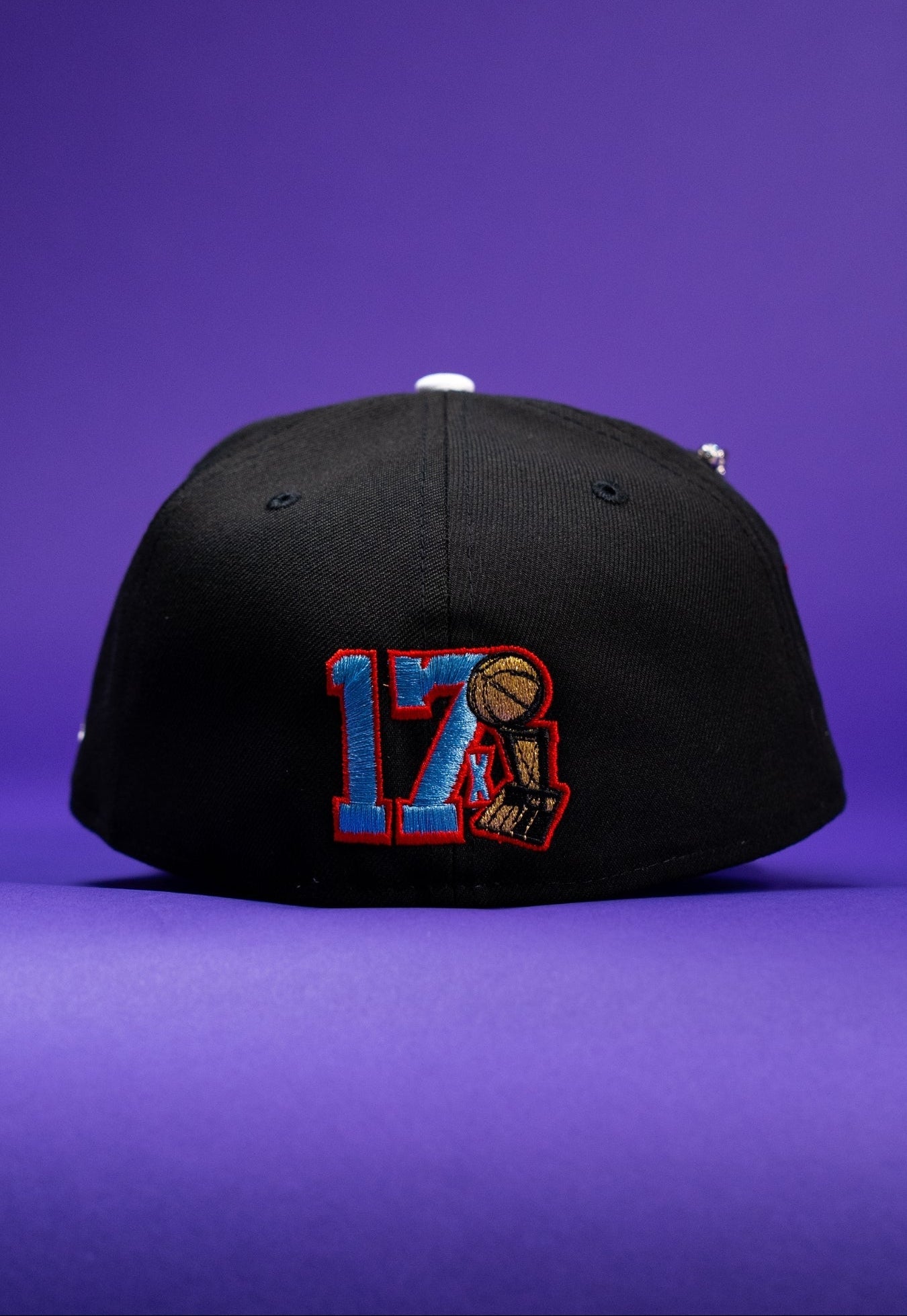 NEW ERA EXCLUSIVE 59FIFTY BLACK LOS ANGELES LAKERS W/ FLAME LOGO + 1947 SIDE PATCH