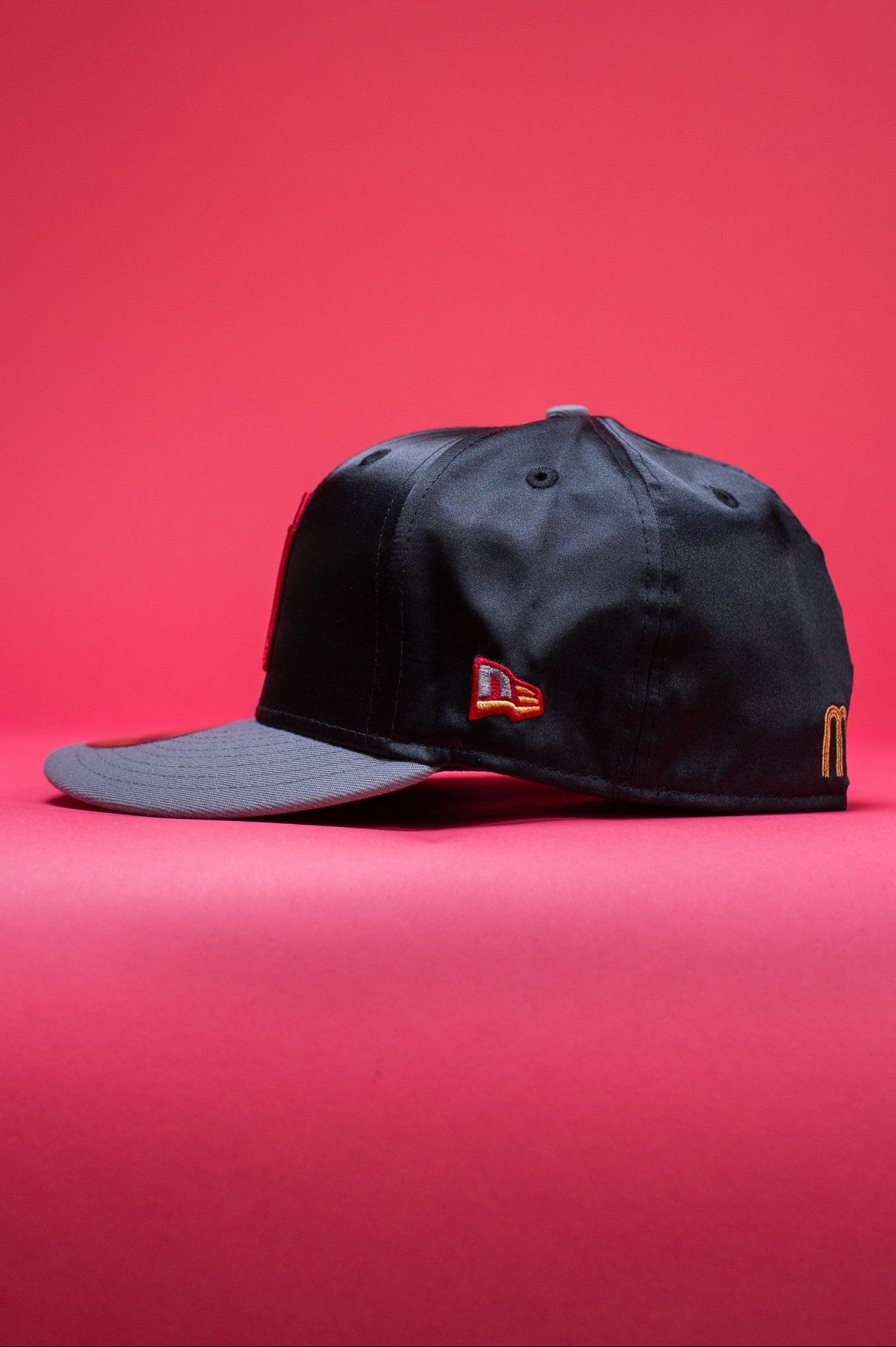 NEW ERA EXCLUSIVE 59FIFTY SATIN/GREY 2025 WBC MEXICO W/ MEXICO FLAG SIDE PATCH