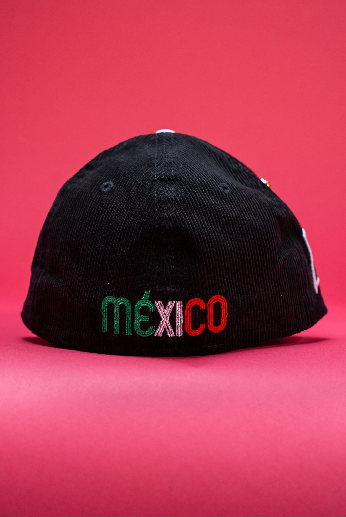 NEW ERA EXCLUSIVE 59FIFTY CORDUROY 2025 WBC MEXICO W/ MEXICO FLAG SIDE PATCH