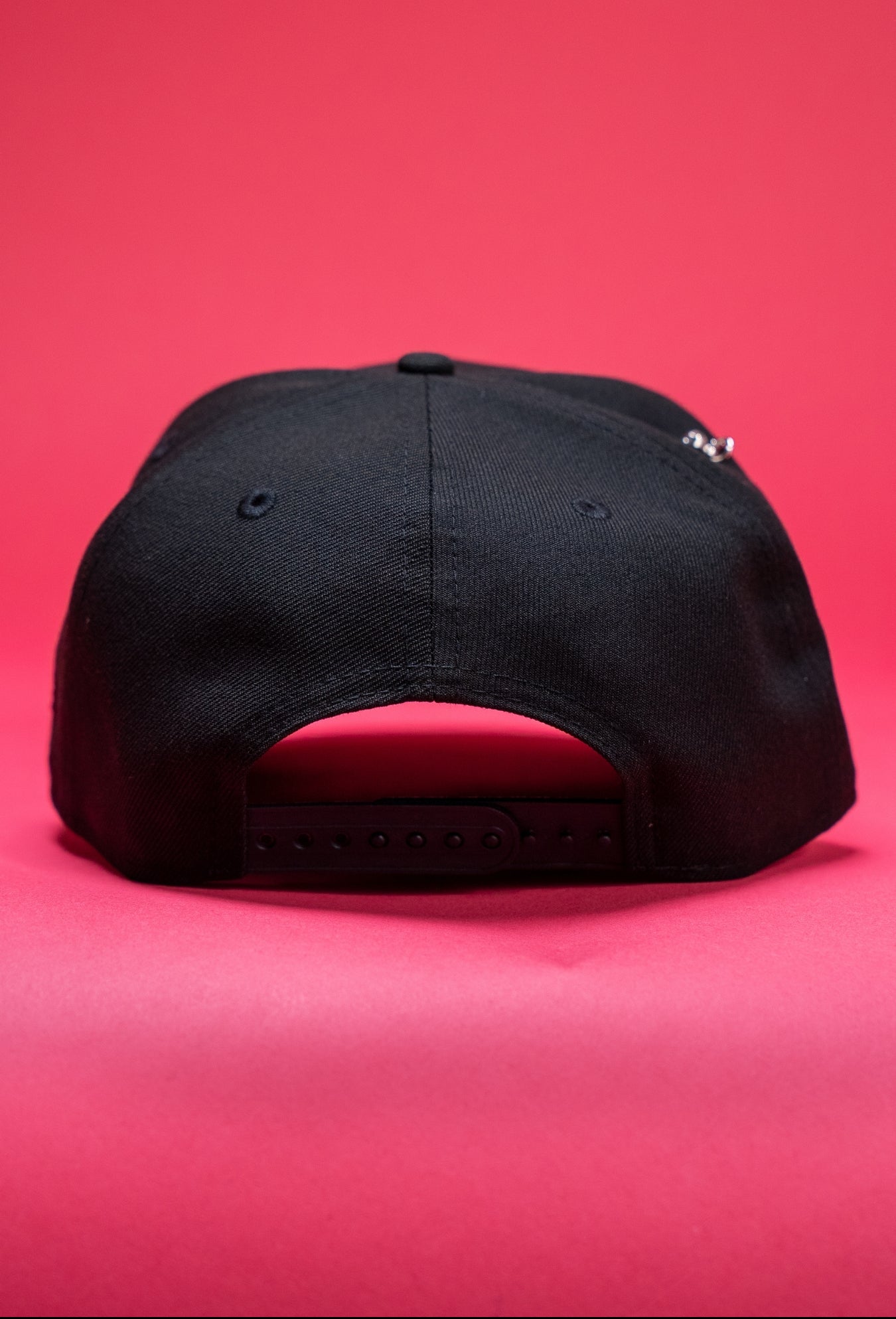 NEW ERA EXCLUSIVE 9FIFTY BLACK SAN DIEGO PADRES SNAPBACK W/ WORLD SERIES SIDE PATCH