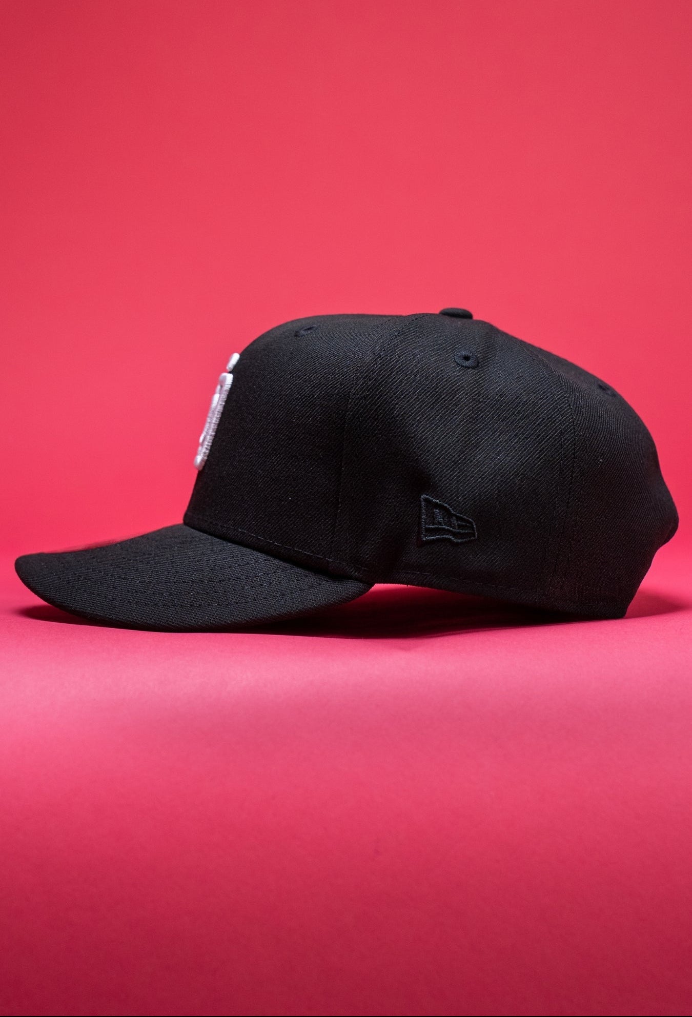 NEW ERA EXCLUSIVE 9FIFTY BLACK SAN DIEGO PADRES SNAPBACK W/ WORLD SERIES SIDE PATCH