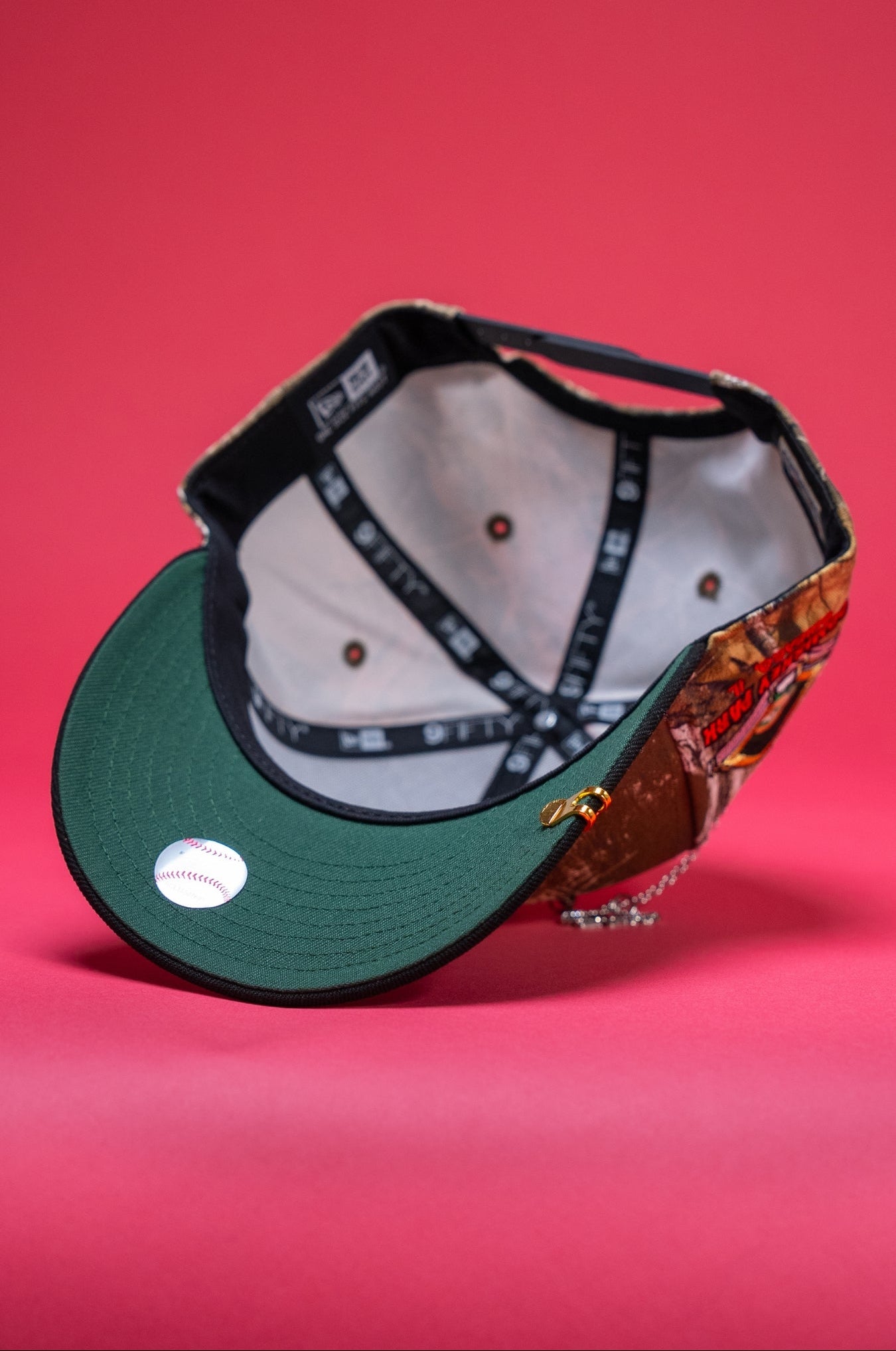 NEW ERA EXCLUSIVE 9FIFTY REALTREE CHICAGO WHITE SOX SNAPBACK W/ COMISKEY PARK SIDE PATCH