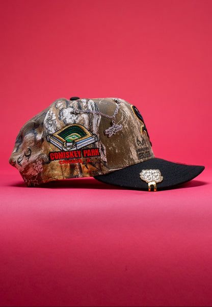 NEW ERA EXCLUSIVE 9FIFTY REALTREE CHICAGO WHITE SOX SNAPBACK W/ COMISKEY PARK SIDE PATCH