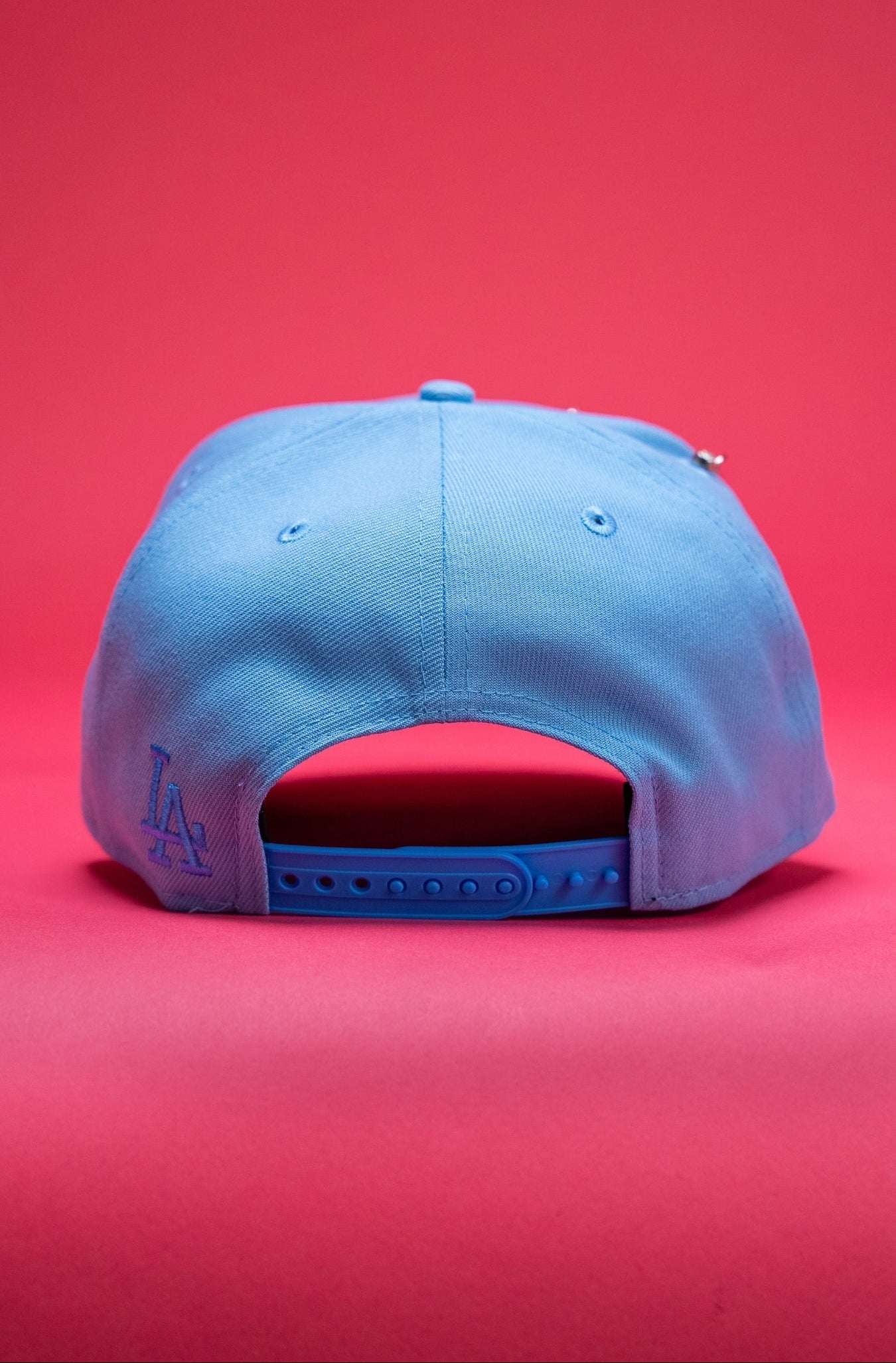 NEW ERA EXCLUSIVE 9FIFTY ICY BLUE LOS ANGELES DODGERS SNAPBACK W/ 2024 WORLD SERIES SIDE PATCH