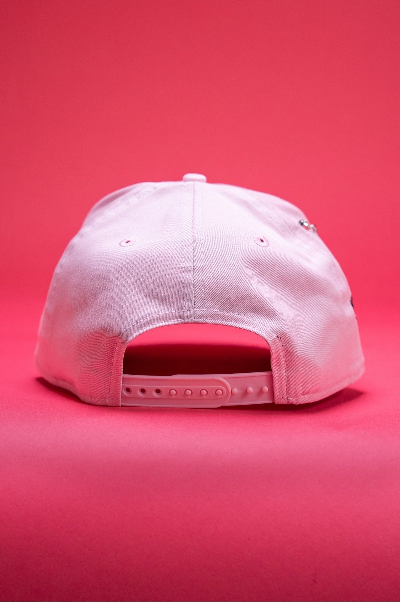 NEW ERA EXCLUSIVE 9FIFTY PINK MIAMI MARLINS SNAPBACK W/ 1997 WORLD SERIES SIDE PATCH