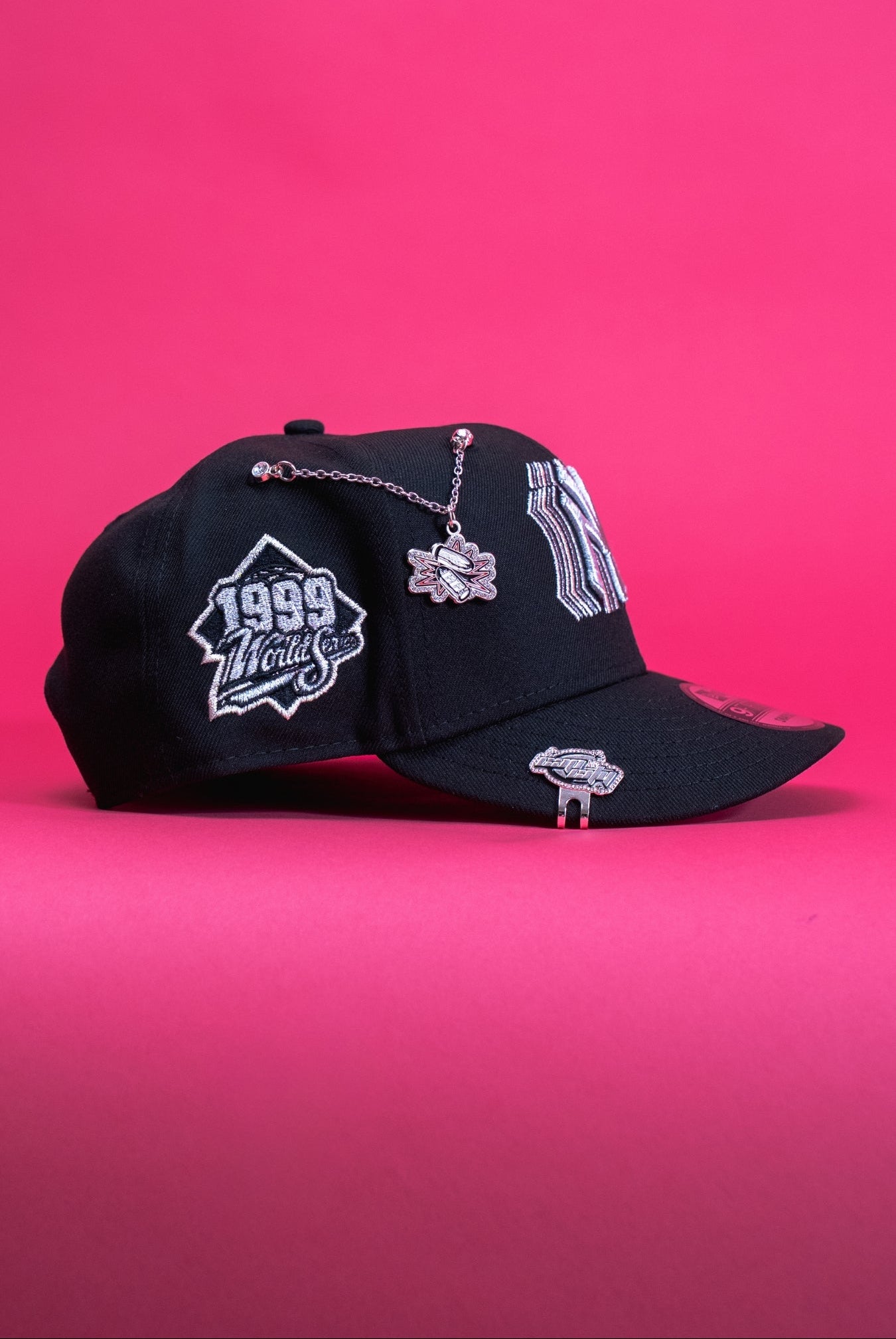 NEW ERA EXCLUSIVE 9FIFTY BLACK NEW YORK YANKEES SNAPBACK W/ 1999 WORLD SERIES SIDE PATCH