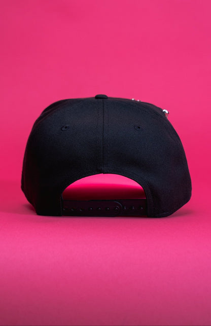 NEW ERA EXCLUSIVE 9FIFTY BLACK NEW YORK YANKEES SNAPBACK W/ 1999 WORLD SERIES SIDE PATCH