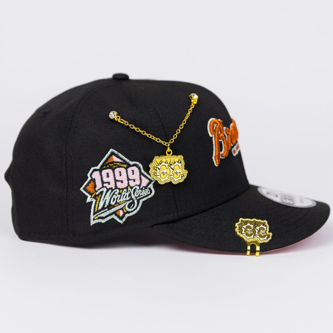 NEW ERA EXCLUSIVE 9FIFTY BLACK ATLANTA BRAVES SCRIPT SNAPBACK W/ 1999 WORLD SERIES SIDE PATCH