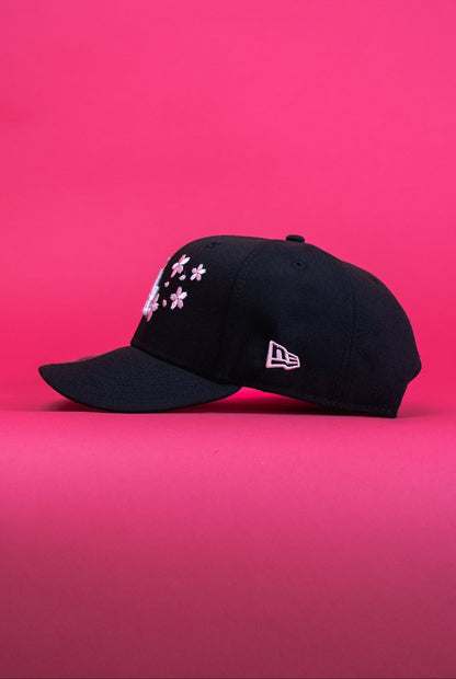 NEW ERA EXCLUSIVE 9FIFTY BLACK LOS ANGELES DODGERS SNAPBACK W/ FLORAL EMBROIDERY + TOKYO SERIES SIDE PATCH