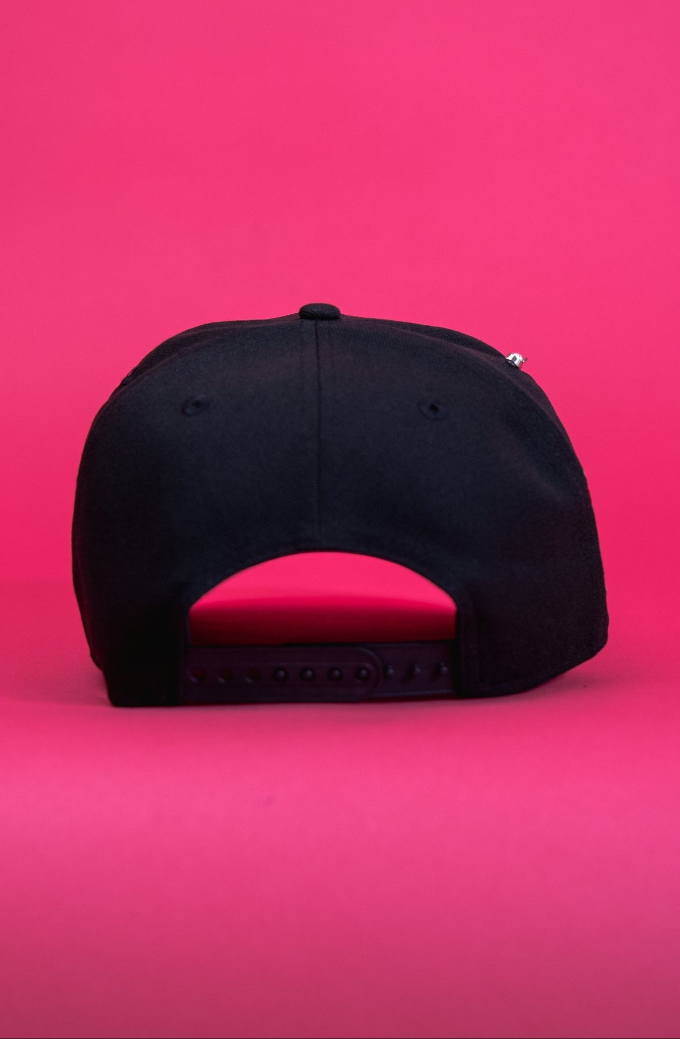 NEW ERA EXCLUSIVE 9FIFTY BLACK LOS ANGELES DODGERS SNAPBACK W/ FLORAL EMBROIDERY + TOKYO SERIES SIDE PATCH