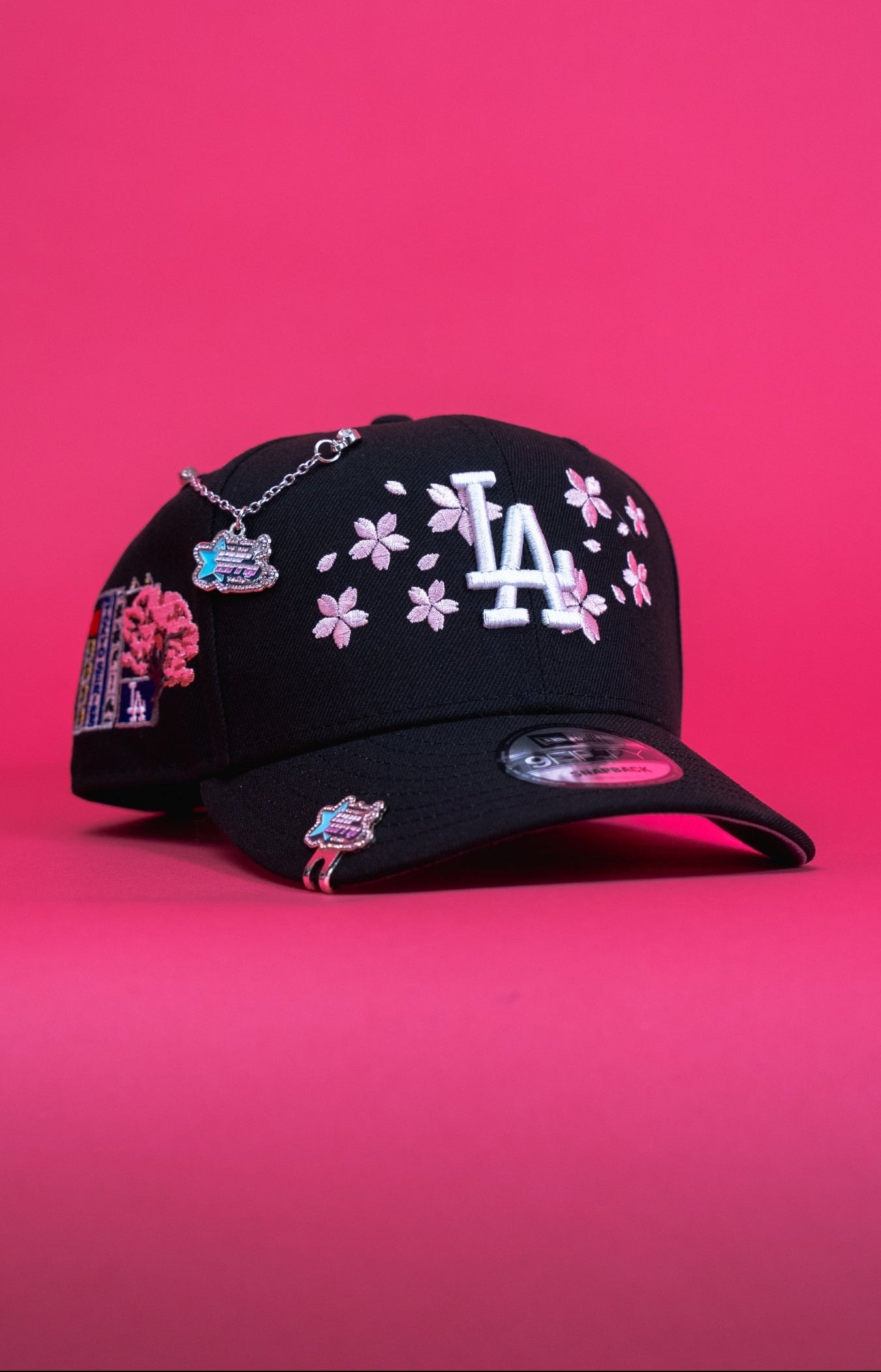 NEW ERA EXCLUSIVE 9FIFTY BLACK LOS ANGELES DODGERS SNAPBACK W/ FLORAL EMBROIDERY + TOKYO SERIES SIDE PATCH