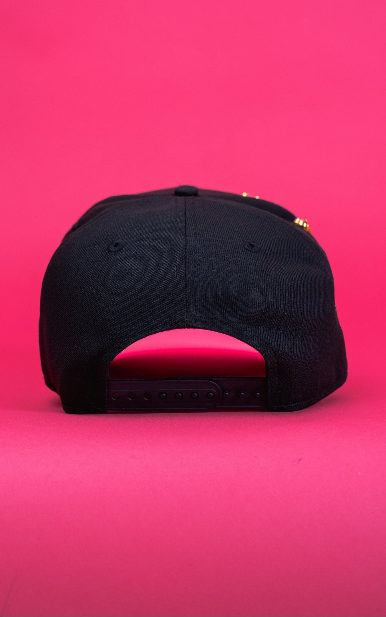 NEW ERA EXCLUSIVE 9FIFTY BLACK BOSTON RED SOX SNAPBACK W/ ROSE + RED SOX SIDE PATCH