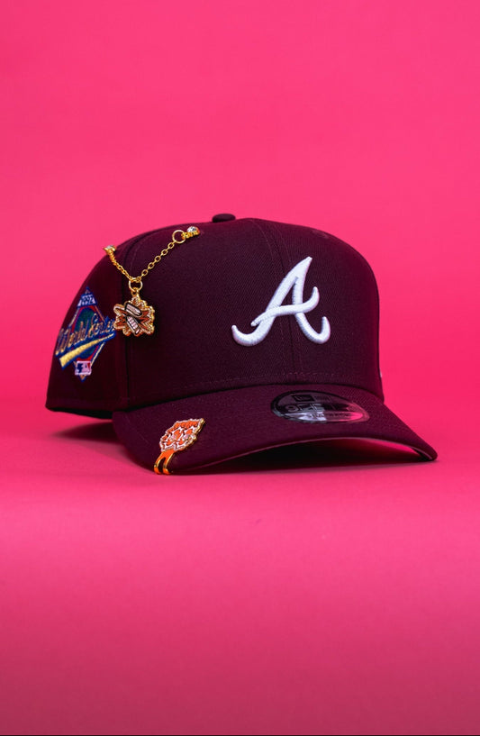 NEW ERA EXCLUSIVE 9FIFTY BURGUNDY ATLANTA BRAVES SNAPBACK W/  WORLD SERIES SIDE PATCH