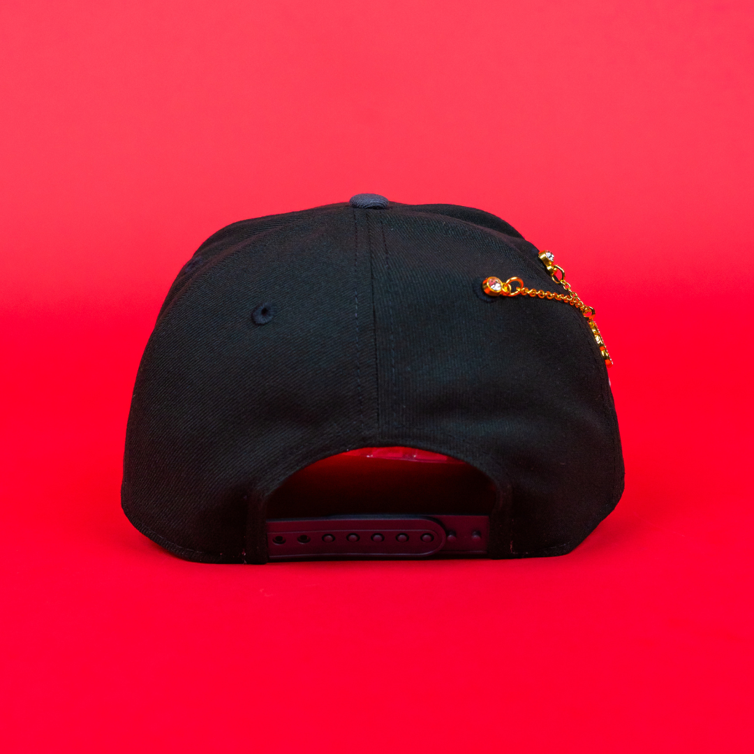 NEW ERA 9FIFTY A-FRAME BLACK/ GREY ATLANTA BRAVES SNAPBACK W/ 1999 WORLD SERIES SIDE PATCH