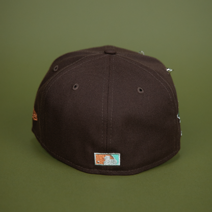 NEW ERA EXCLUSIVE 59FIFTY DARK BROWN ATLANTA BRAVES W/ 1999 WORLD SERIES SIDE PATCH