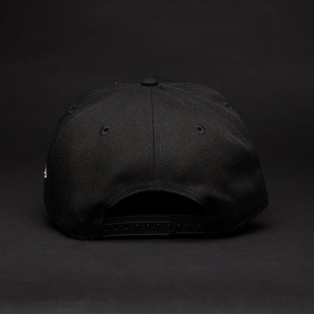 NEW ERA 9FIFTY A-FRAME BLACK LOS ANGELES LAKERS SNAPBACK W/ 17X CHAMPS SIDE PATCH