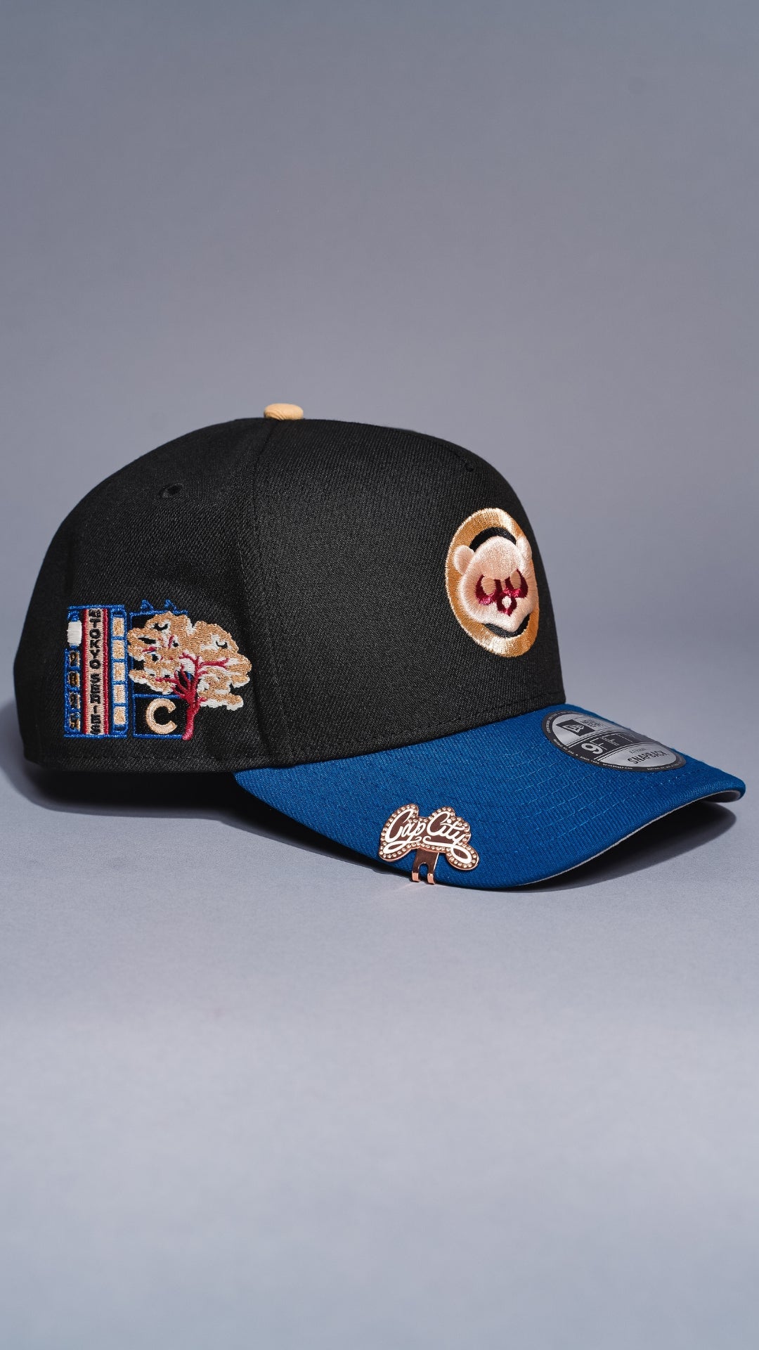 NEW ERA 9FIFTY A-FRAME BLACK/BLUE CHICAGO CUBS SNAPBACK W/ TOKYO SERIES SIDE PATCH