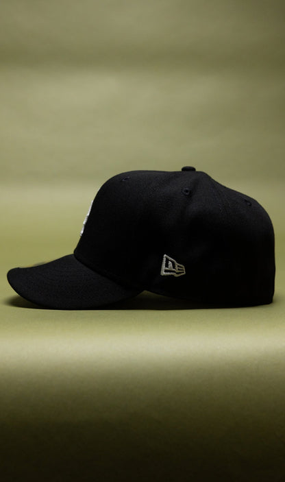 NEW ERA EXCLUSIVE 59FIFTY BLACK LOS ANGELES DODGERS W/ JAPAN FLAG SIDE PATCH