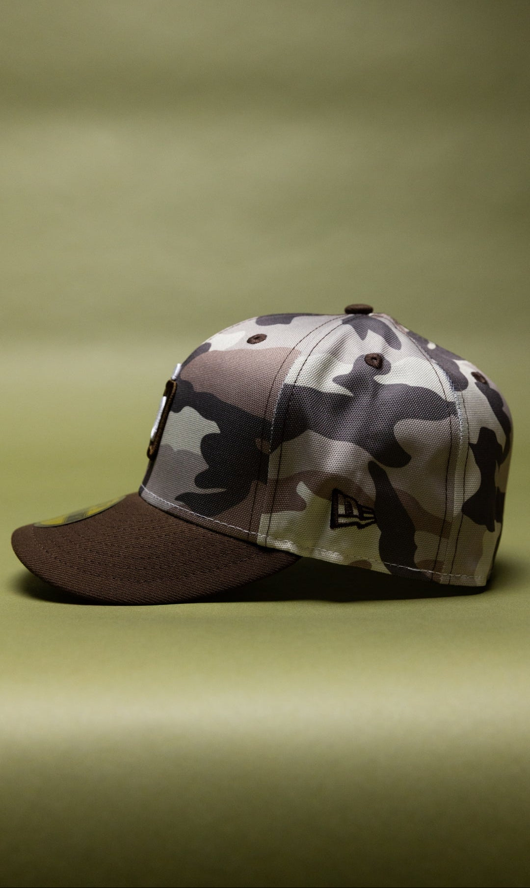 NEW ERA EXCLUSIVE 59FIFTY GREY CAMO SAN DIEGO PADRES W/ PADRES LOGO SIDE PATCH
