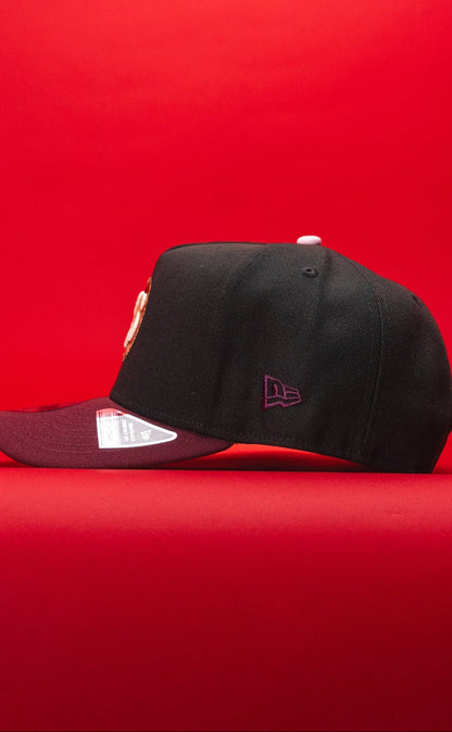 NEW ERA 9FIFTY A-FRAME BLACK/BURGUNDY CHICAGO CUBS SNAPBACK W/ TOKYO SERIES SIDE PATCH