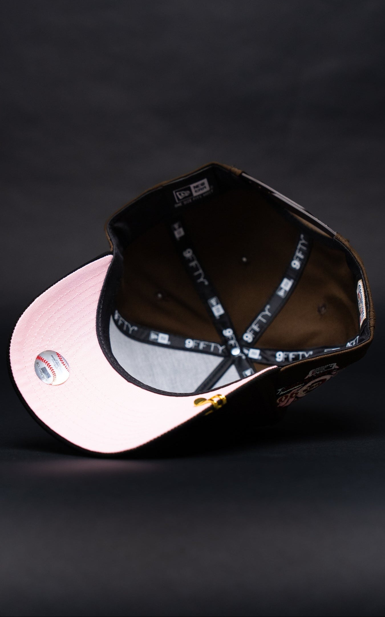 NEW ERA 9FIFTY A-FRAME BROWN/BLACK CHICAGO CUBS SNAPBACK W/ 1990 ALL STAR GAME SIDE PATCH
