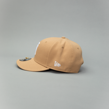 NEW ERA EXCLUSIVE 9FIFTY LIGHT KHAKI UPSIDE DOWN LOS ANGELES DODGERS SNAPBACK W/ 60TH ANNIVERSARY SIDE PATCH