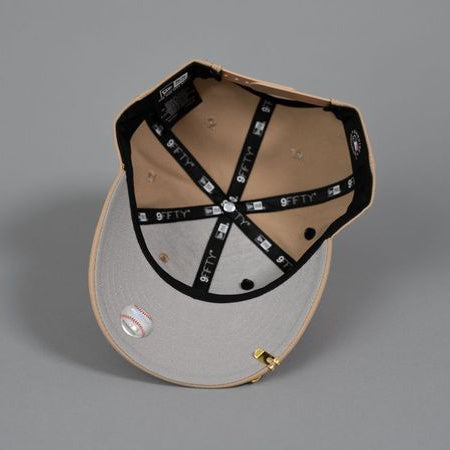 NEW ERA EXCLUSIVE 9FIFTY LIGHT KHAKI UPSIDE DOWN LOS ANGELES DODGERS SNAPBACK